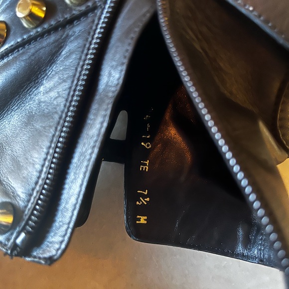 NEW Stuart Weitzman GoWest Studded Leather Ankle Boot, Black - Size 7.5 - Picture 5 of 8